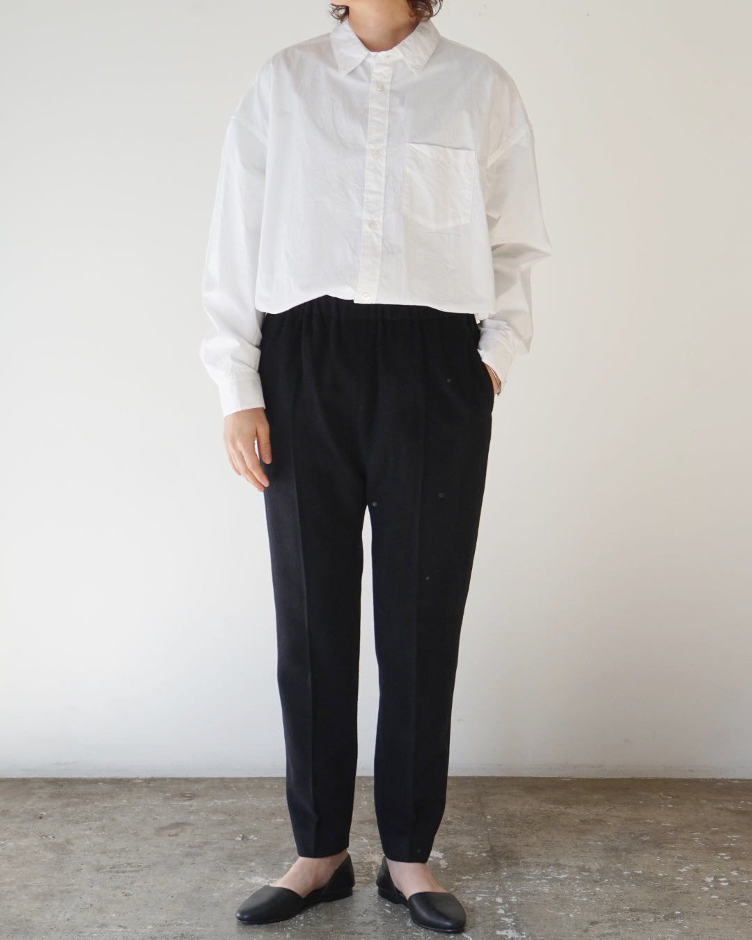 ゴーシュ ウールベロア テーパードパンツ /  ブラック