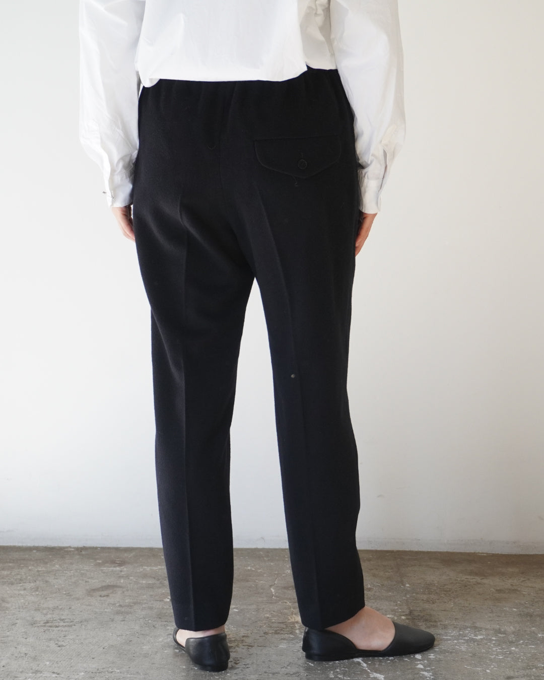 ゴーシュ ウールベロア テーパードパンツ /  ブラック