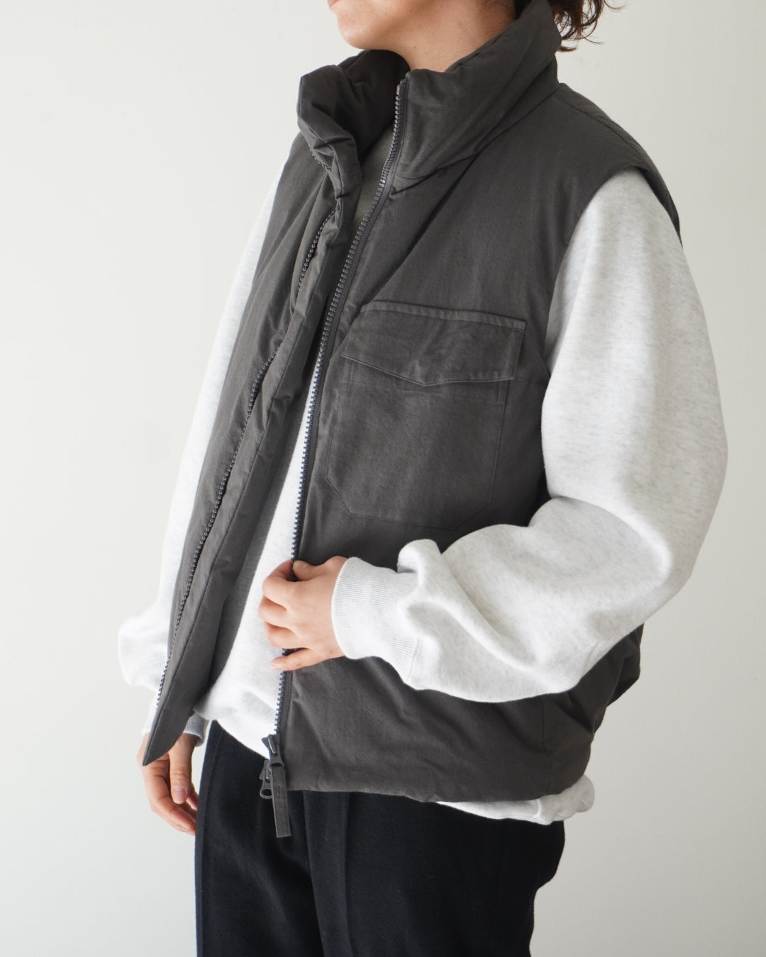 ゴーシュ コットンパフダウン ダウンベスト / チャコールグレー