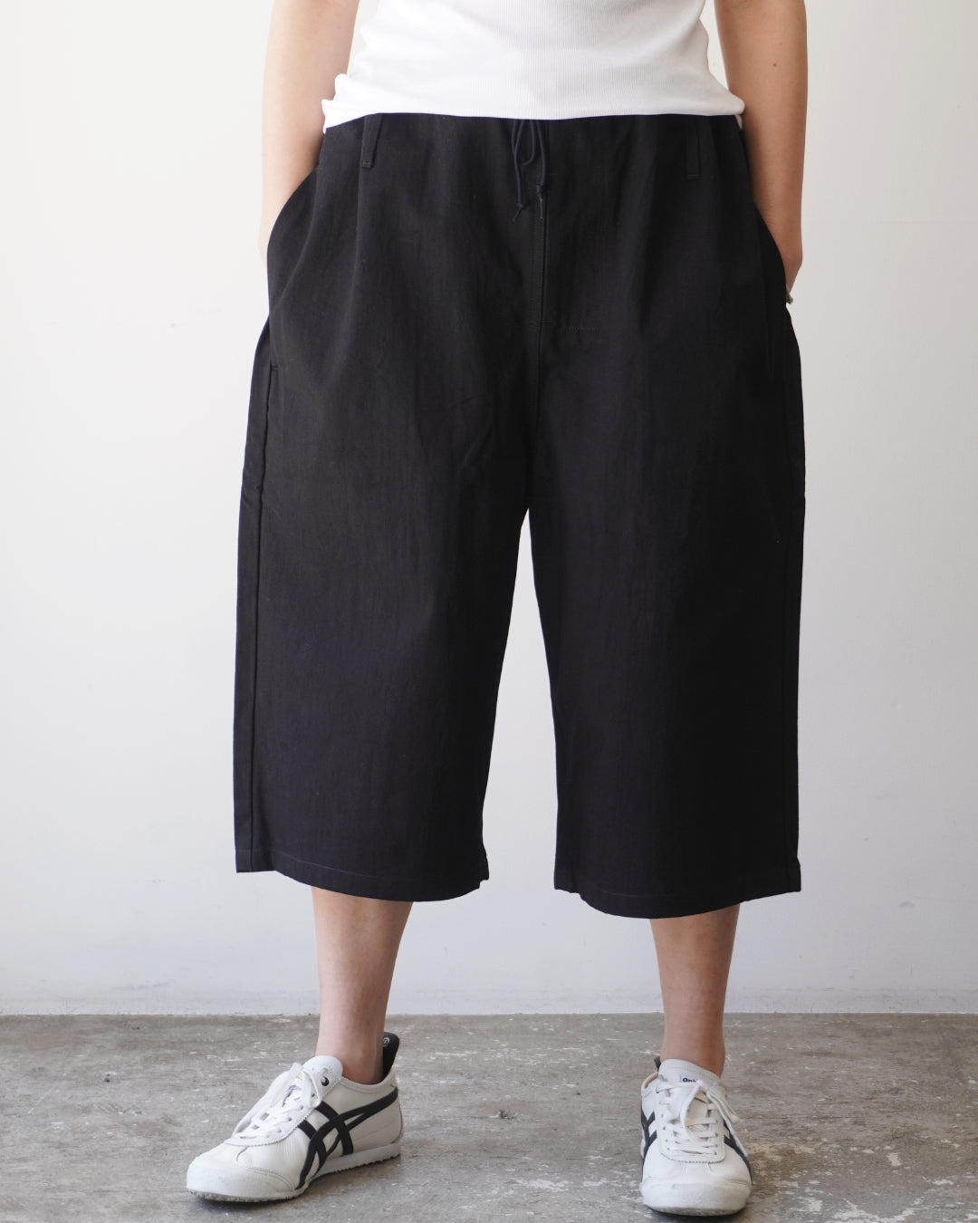 TUKI big shorts / blue black / high count denim / size4