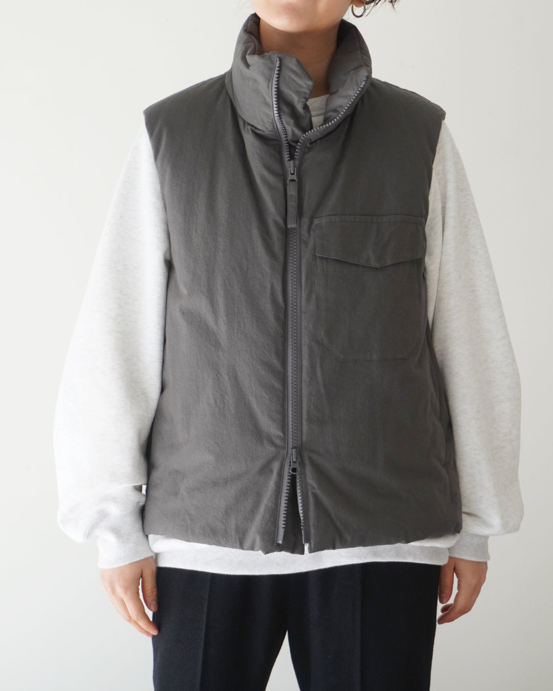 ゴーシュ コットンパフダウン ダウンベスト / チャコールグレー