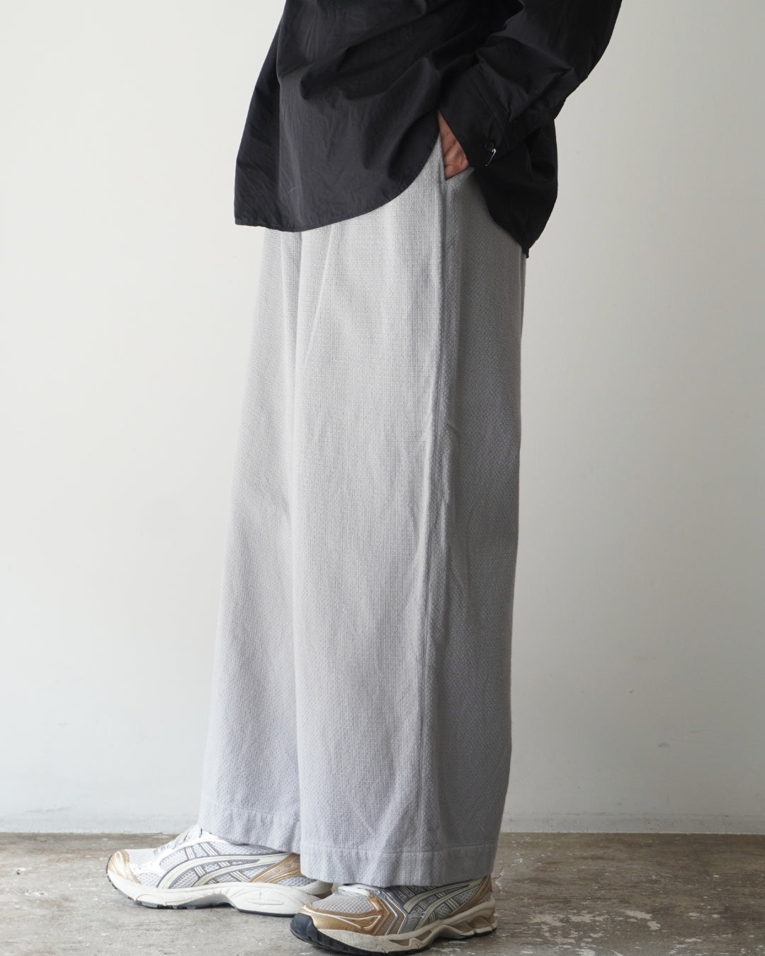 ゴーシュ コットンドビー ワイドパンツ / ライトグレー