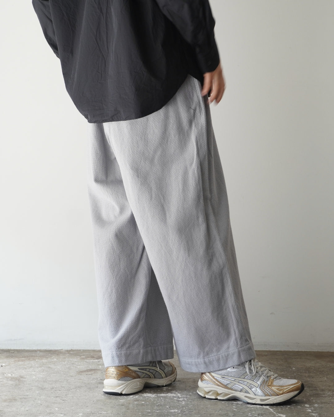 ゴーシュ コットンドビー ワイドパンツ / ライトグレー