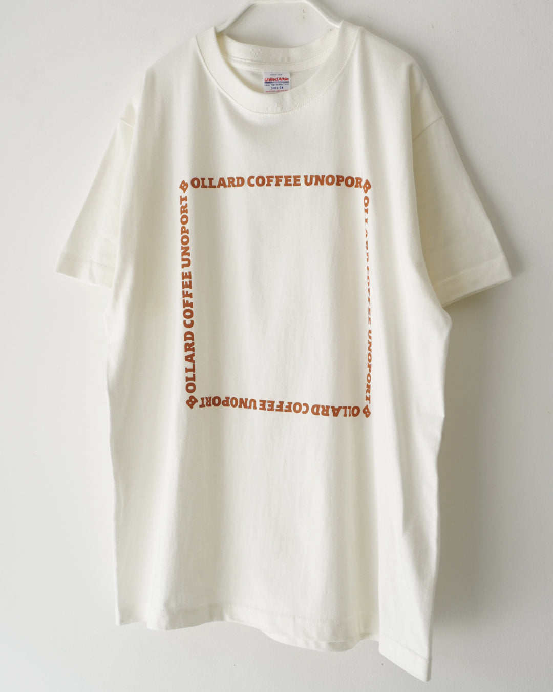 ロゴフレーム Tシャツ【3色】BOLLARD COFFEE